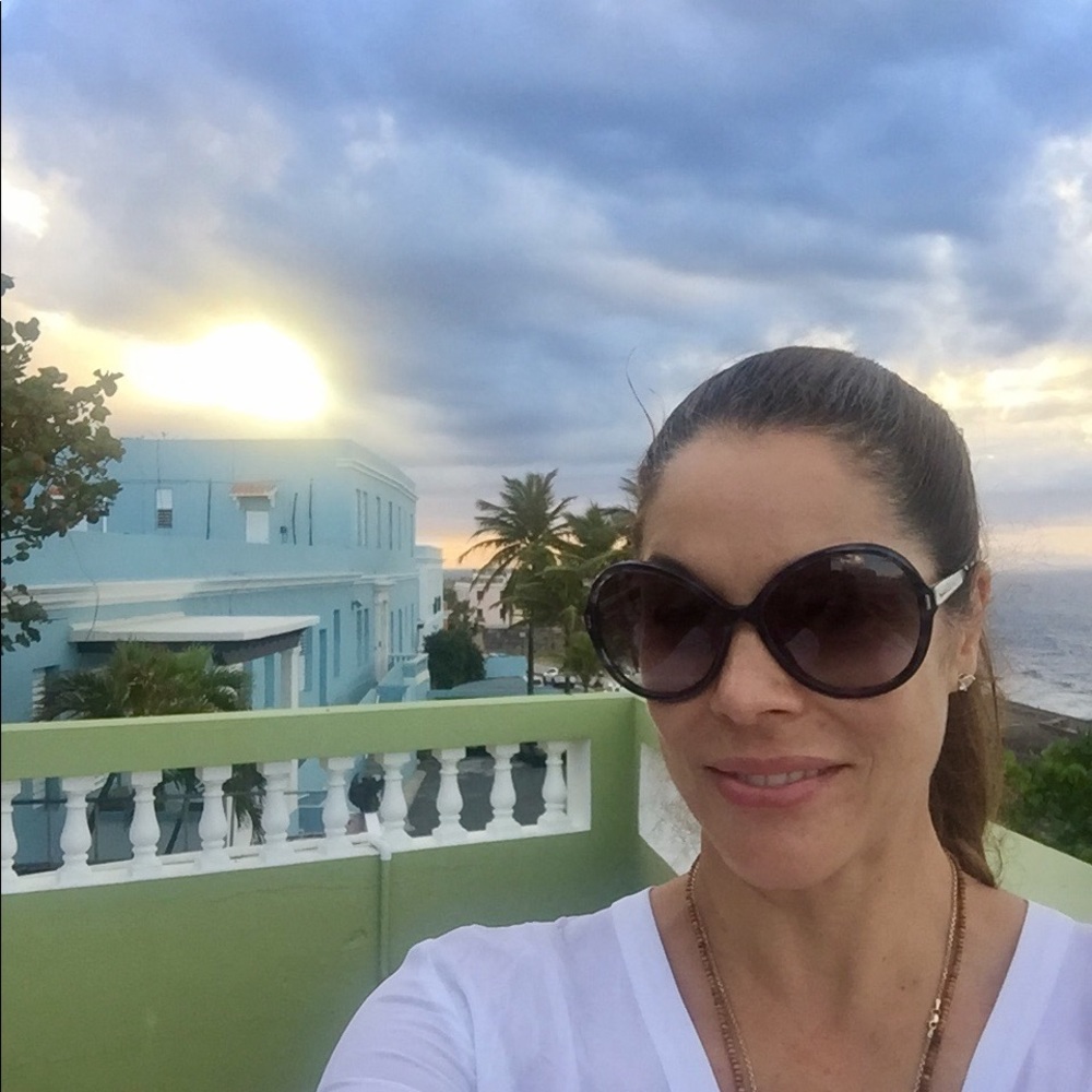 Meet your Posher, Desha